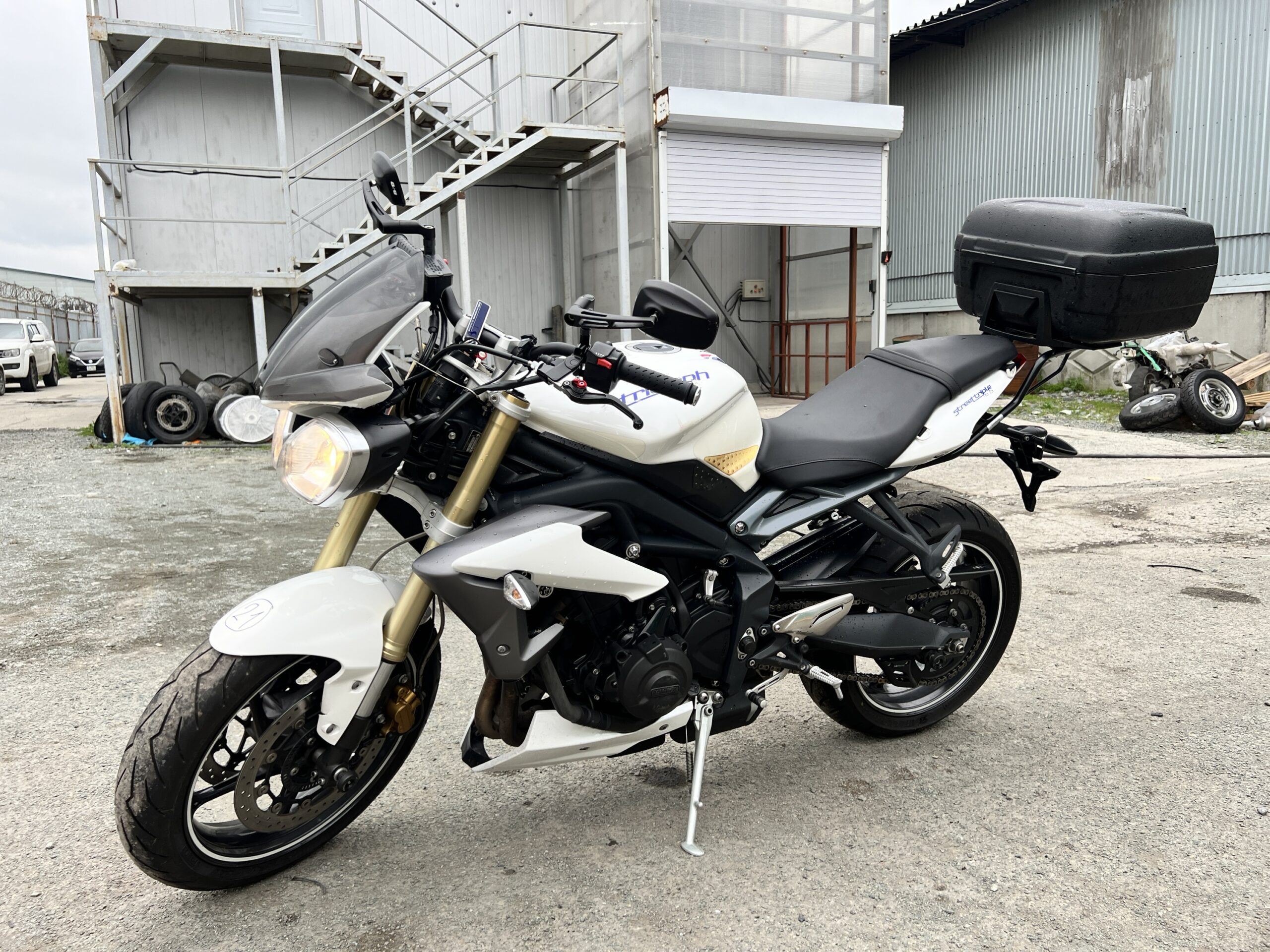 TRIUMPH 	STREET TRIPLE 675