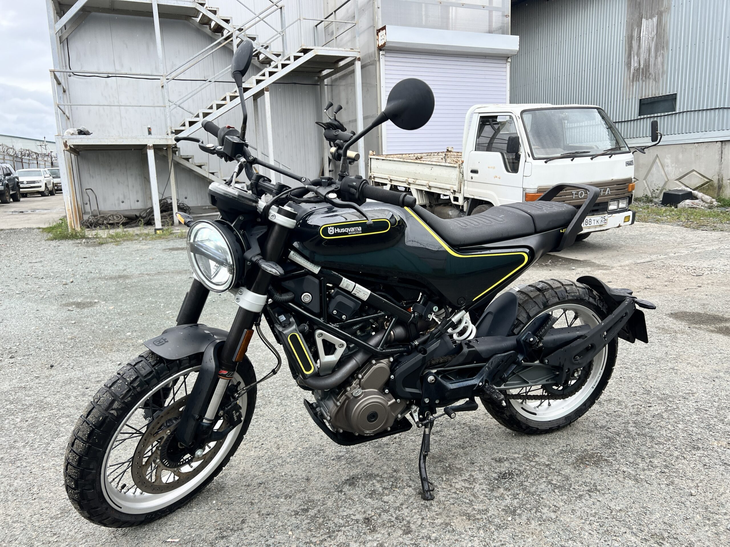 HUSQVARNA 	SVARTPILEN 401