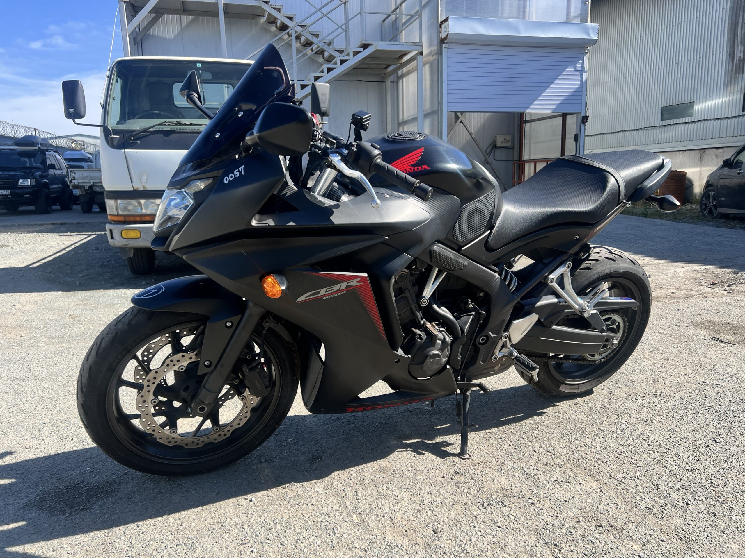 HONDA  
CBR650F