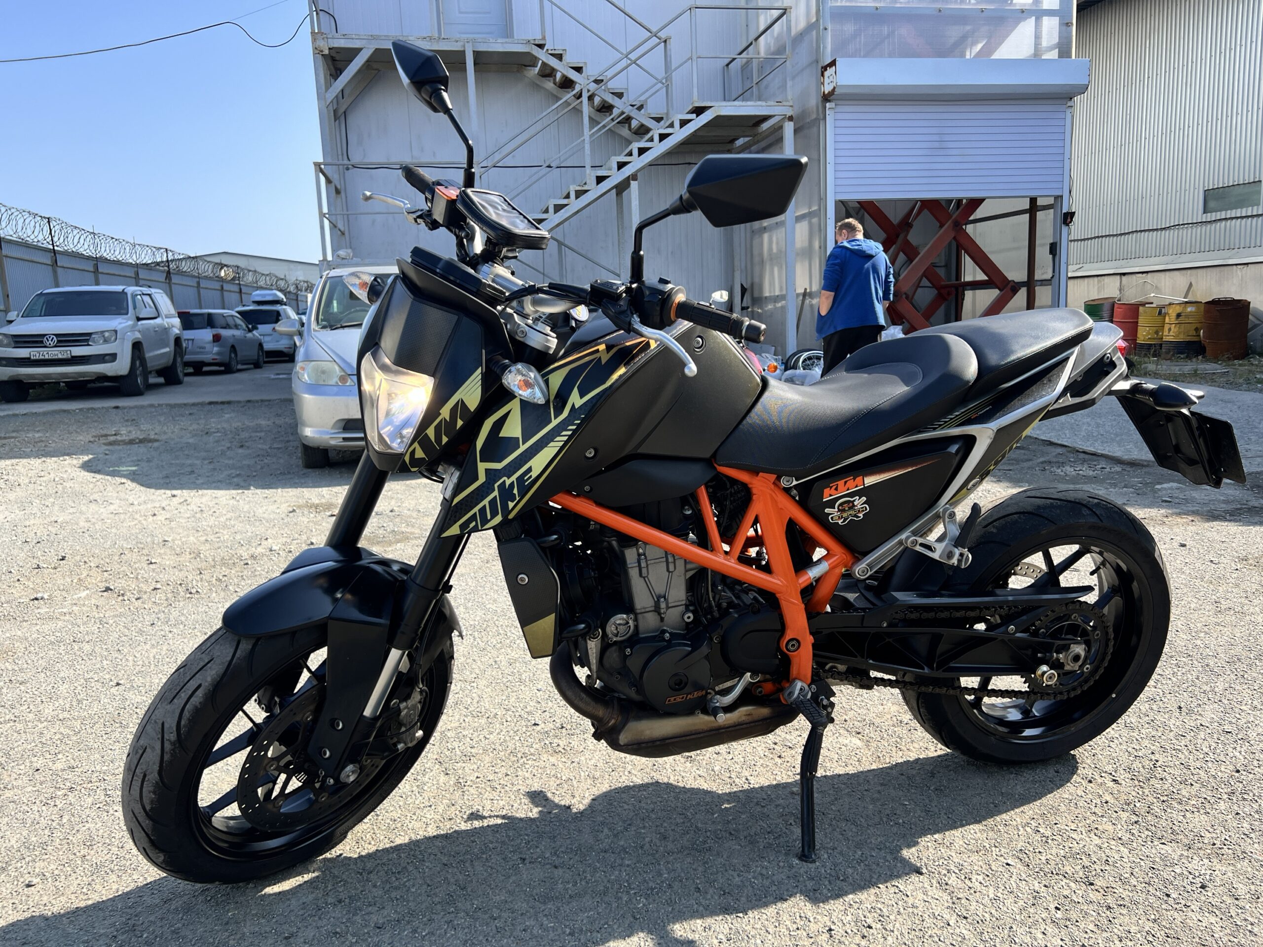 KTM	690 DUKE