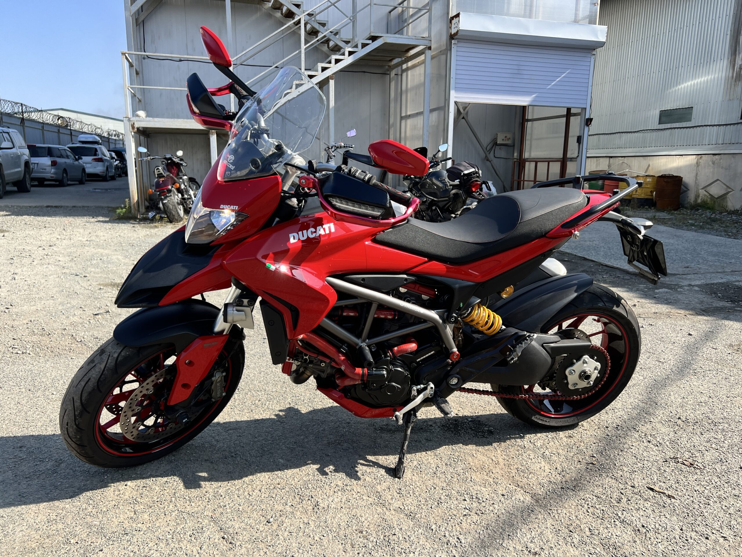 DUCATI 	HYPERSTRADA 820