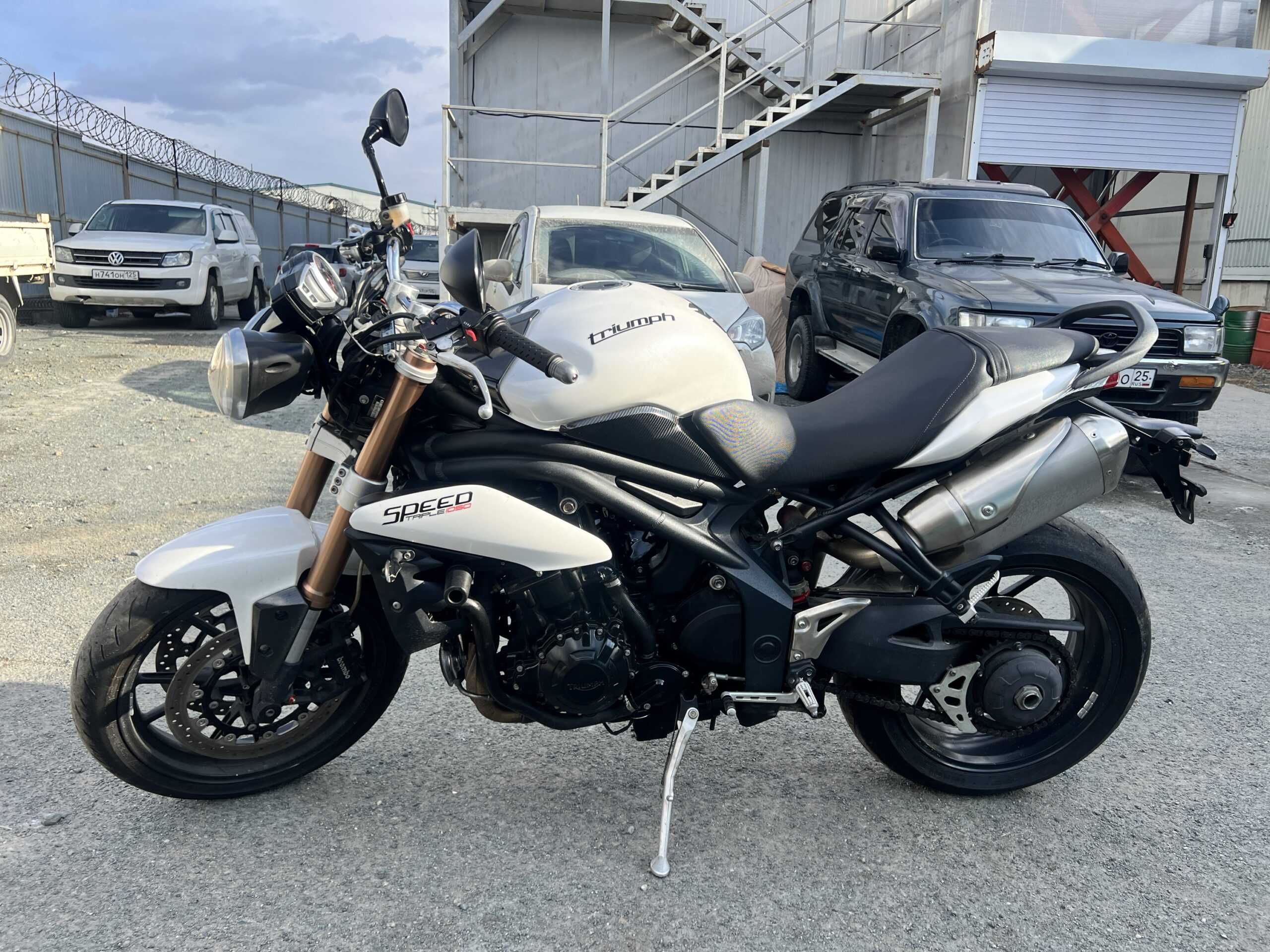 TRIUMPH 	SPEED TRIPLE 1050