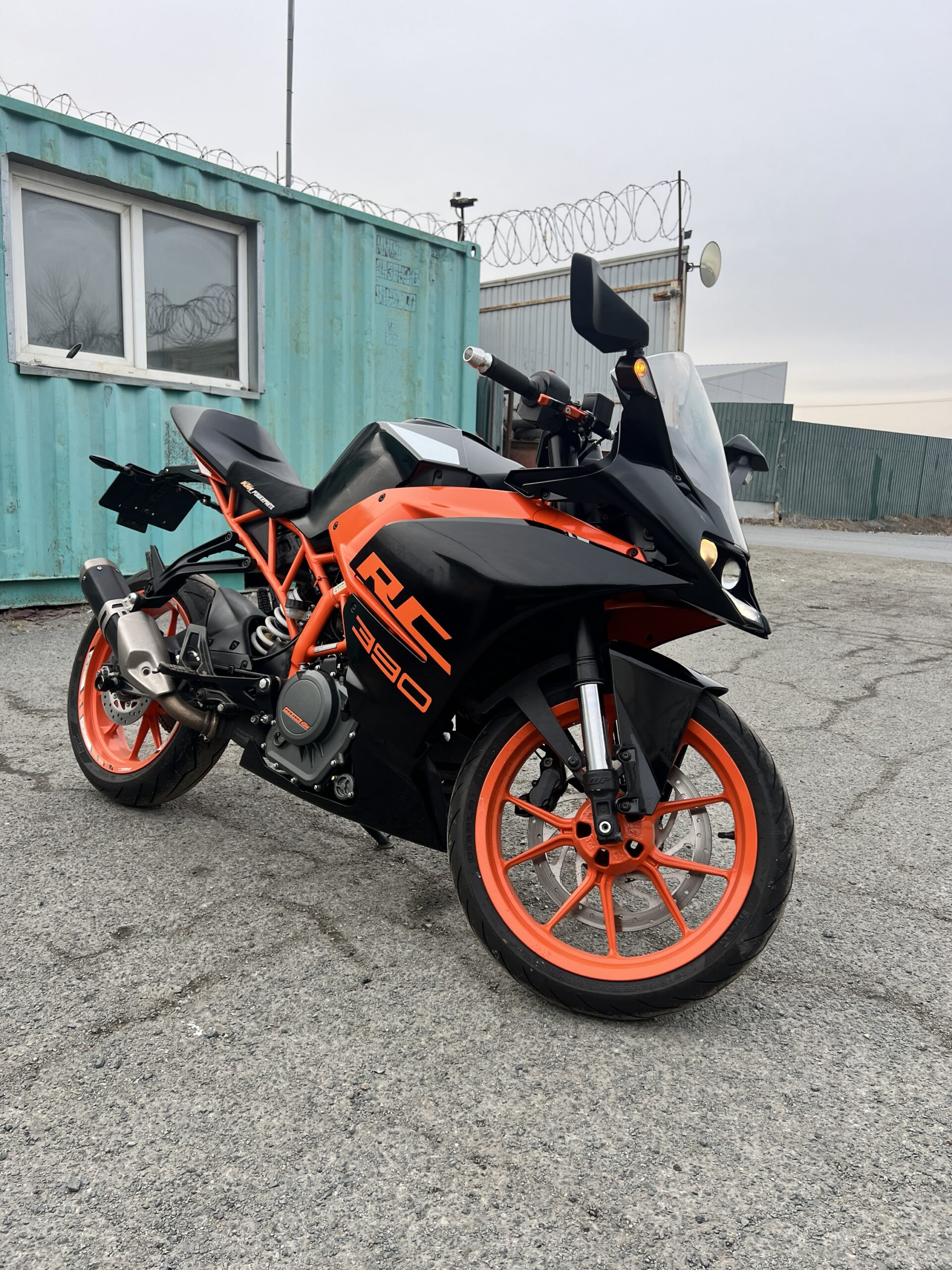 KTM  	RC390