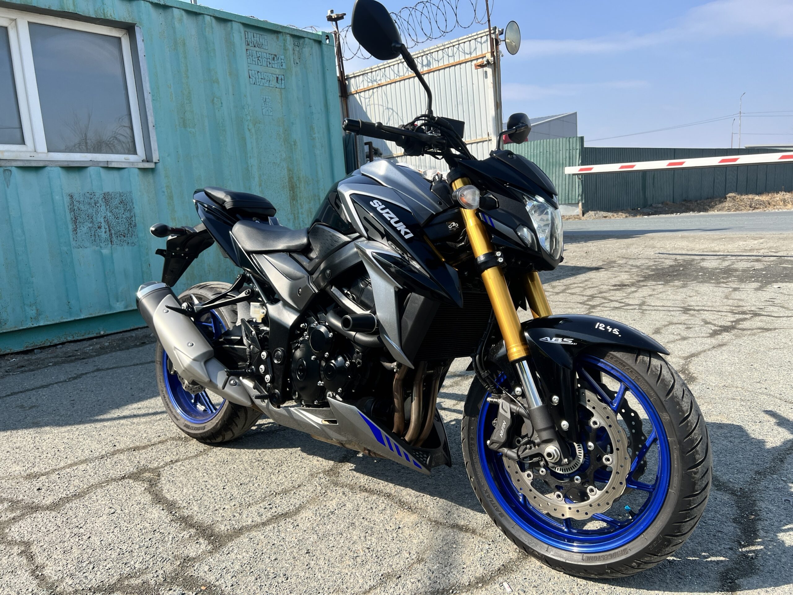 SUZUKI  	GSX-S750