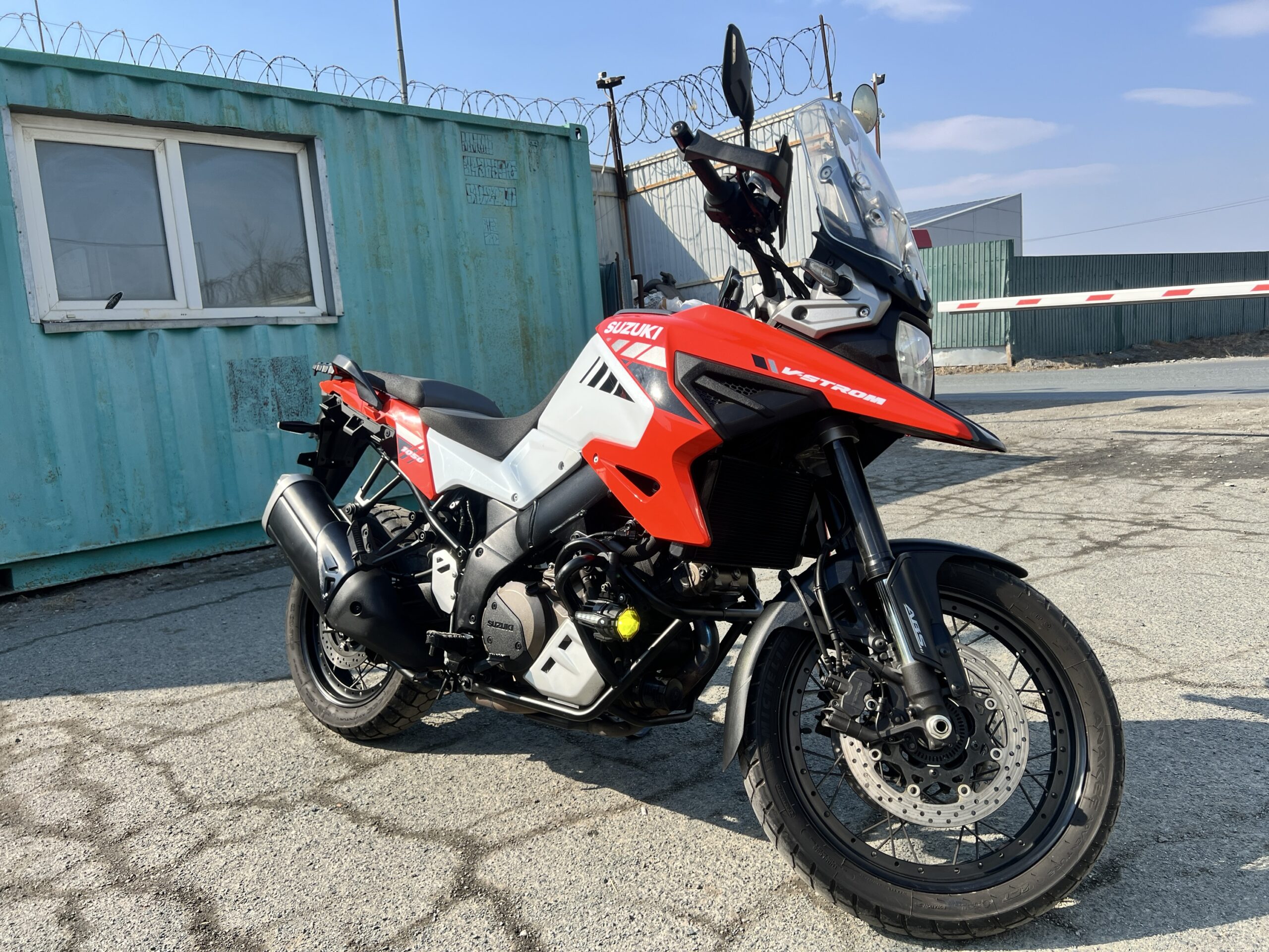 SUZUKI   	DL1050XT V-STROM
ПРОДАНО