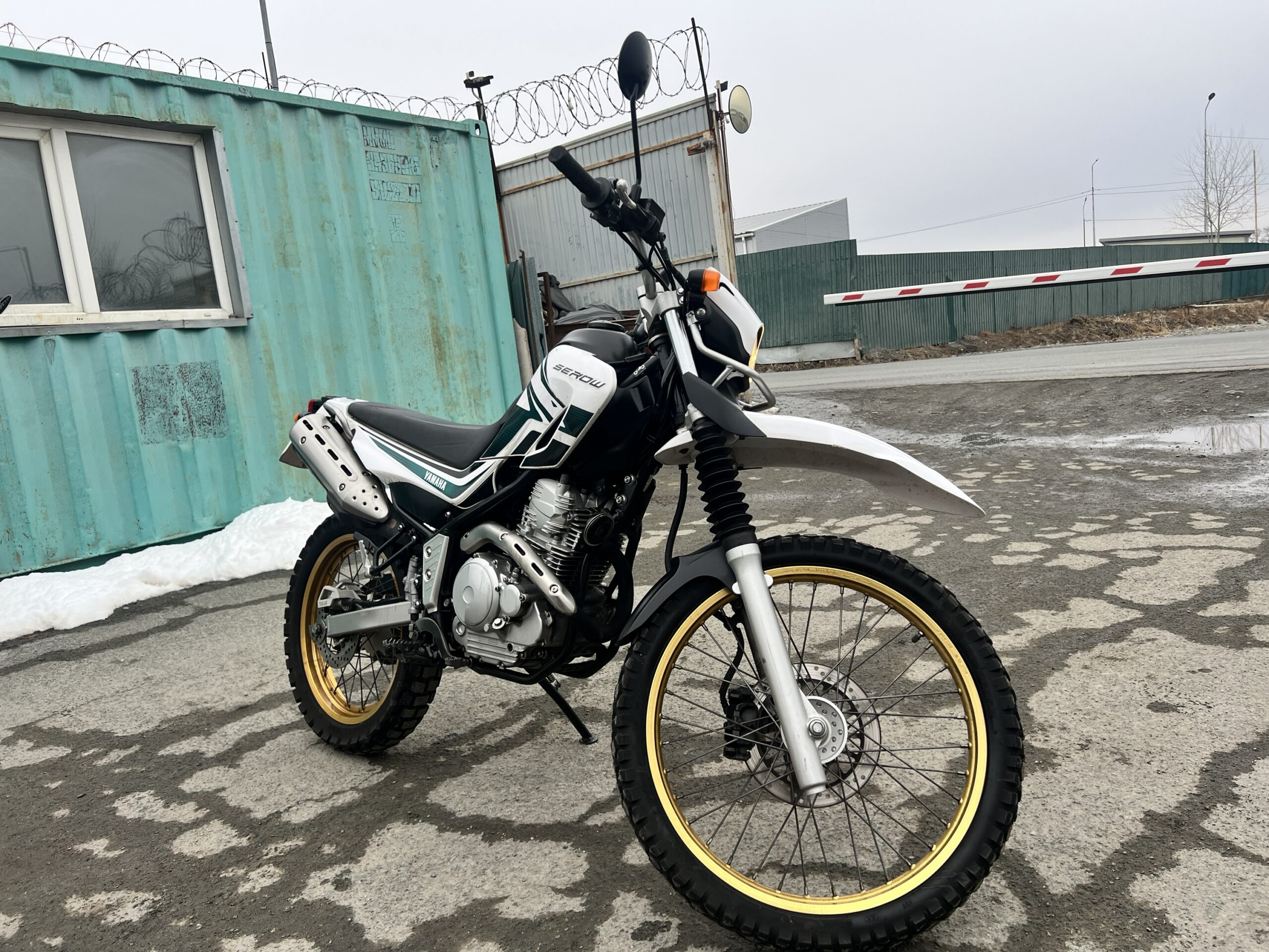 YAMAHA 	XT250 SEROW
